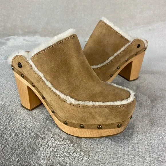 UGG Aubriana Mule Womens Heel Boots 5 Chestnut Suede Sheepskin Lined Studded NEW - Picture 3 of 13